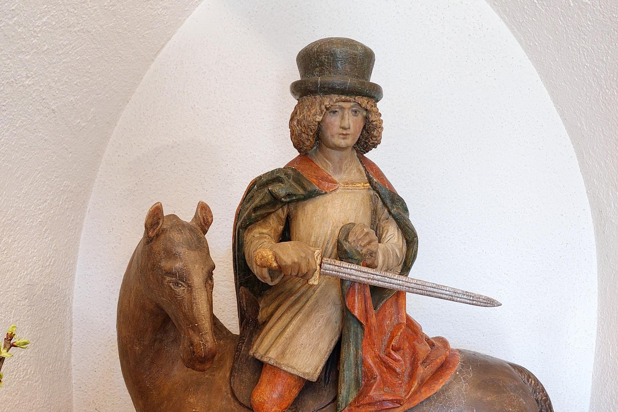 Figur des heiligen Martin auf einem Pferd in der Kirche Gomadingen