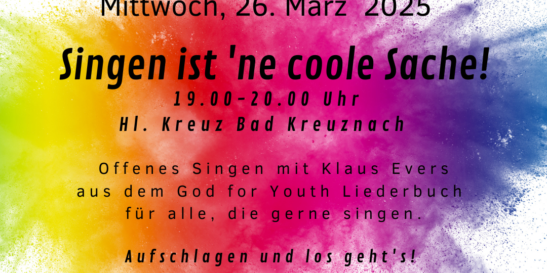 Das Bild zeigt eine bunte Wolke im Zentrum, Notenschlüssel und Noten an den vier Ecken und in der Mitte den Einladungstext zum offenen Singen