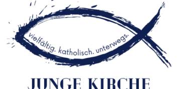 Das Bild zeigt das blaue Logo auf weißem Grund der Jungen Kirche Bad Kreuznach (c) Luisa Maurer, PR Bad Kreuznach Das Bild zeigt das blaue Logo auf weißem Grund der Jungen Kirche Bad Kreuznach