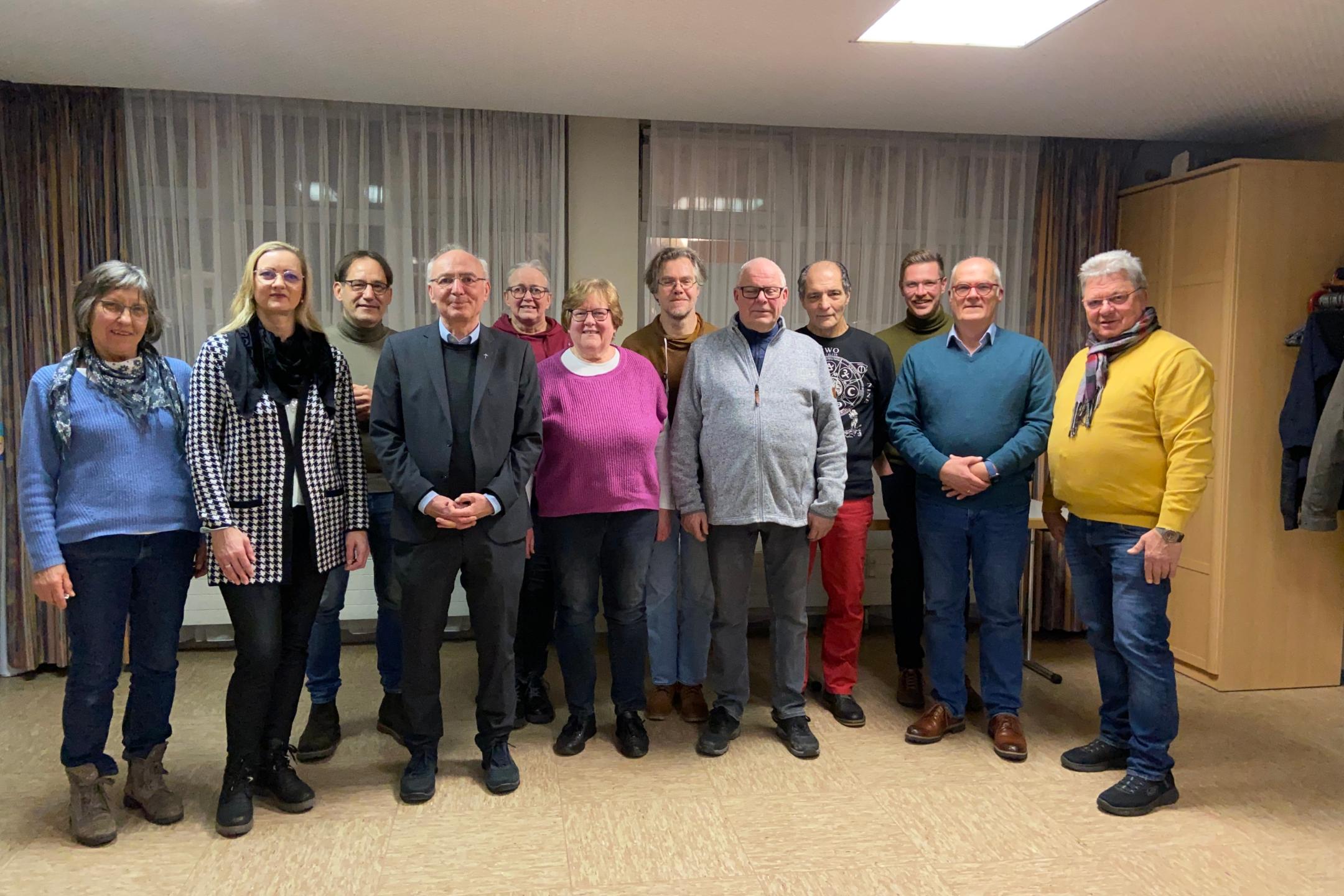 Das Bild zeigt die Mitglieder des neugewählten Pfarrgemeinderates am 12.1.2026