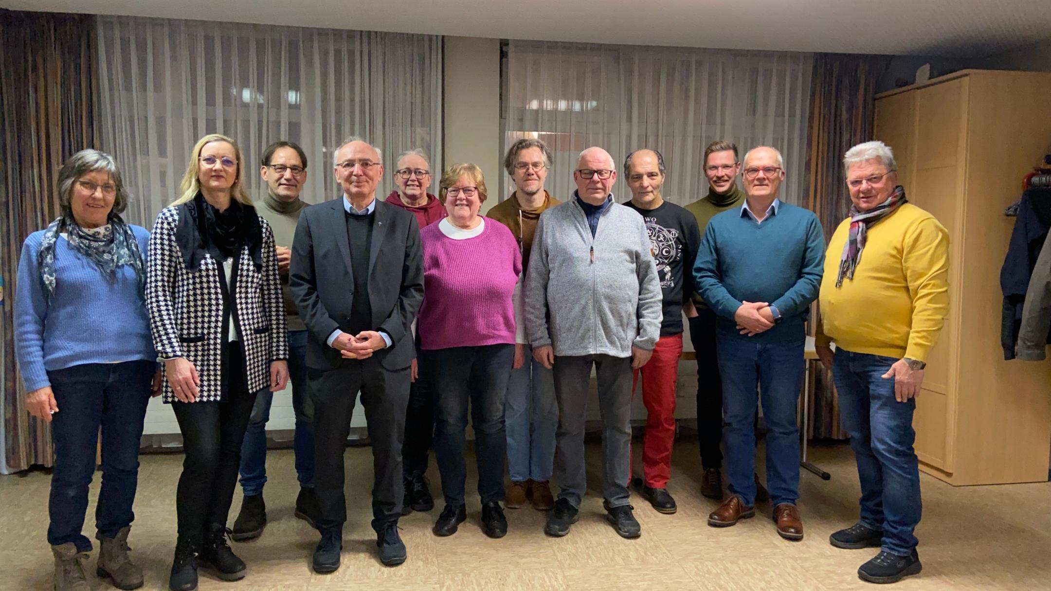 Das Bild zeigt die Mitglieder des neugewählten Pfarrgemeinderates am 12.1.2026