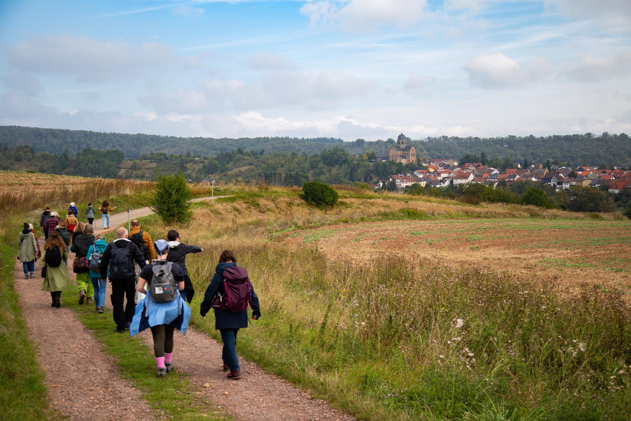 Etappen des Hildegardwegs können auch gemeinsam mit einer Pilgerbegleitung zurückgelegt werden.